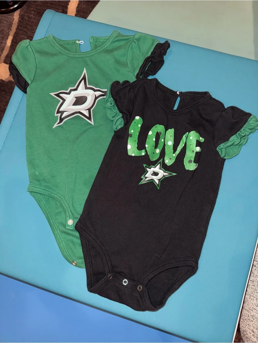 NHL Girls' Green & Black Dallas Stars Ruffle Sleeve Bodysuits